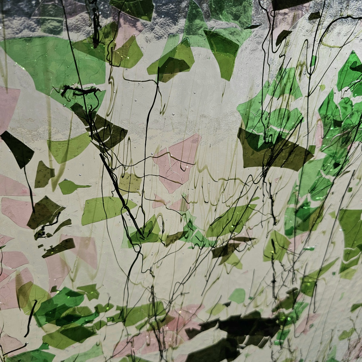 Green & Pink Fracture w/Line Cast Green Streamers on Clear Clear Base  Collage, Single-rolled, 3 mm, Fusible