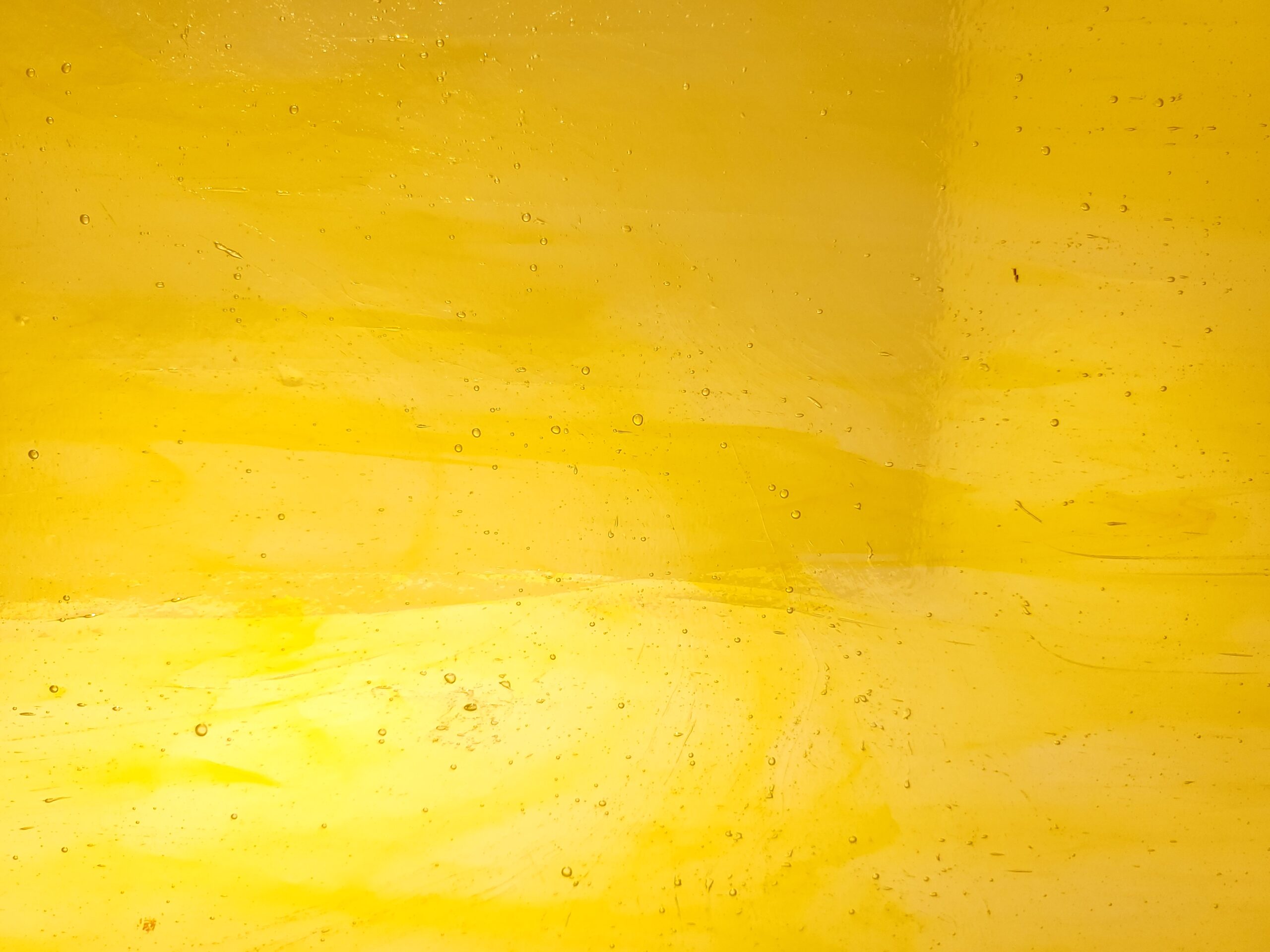 Featured image for “YELLOW/CLEAR STREAKY PW2LL”