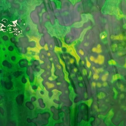 Bullseye Medium Leaf Green Opalescent, Emerald Green Ring Mottle Mix 006247-0000 - Image 3