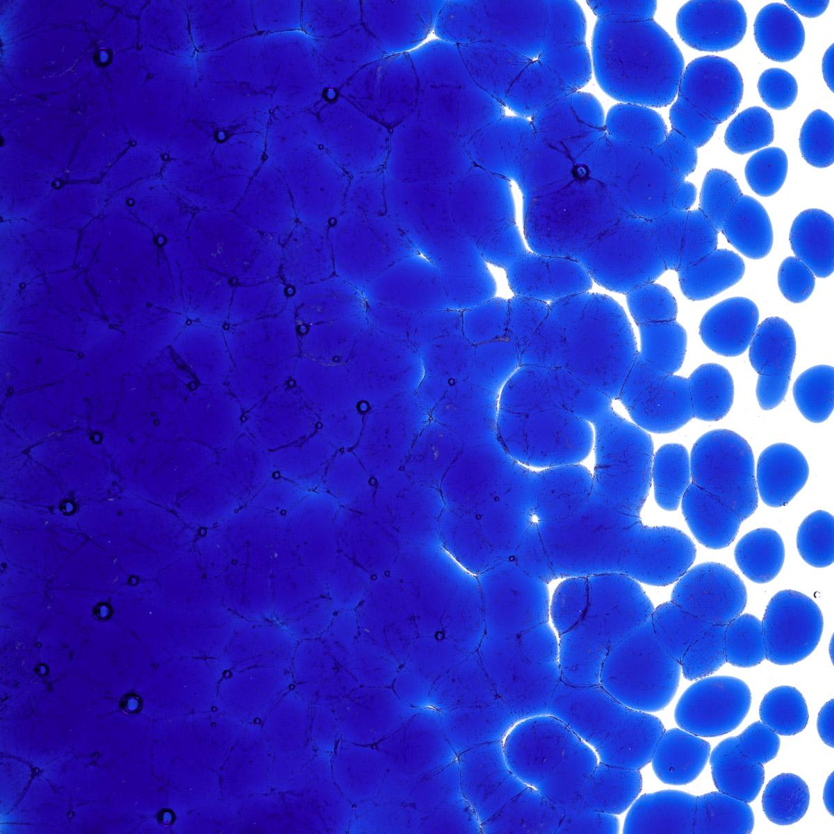 Featured image for “Deep Royal Blue Transparent, Coarse Frit 001114-0003-F_01”