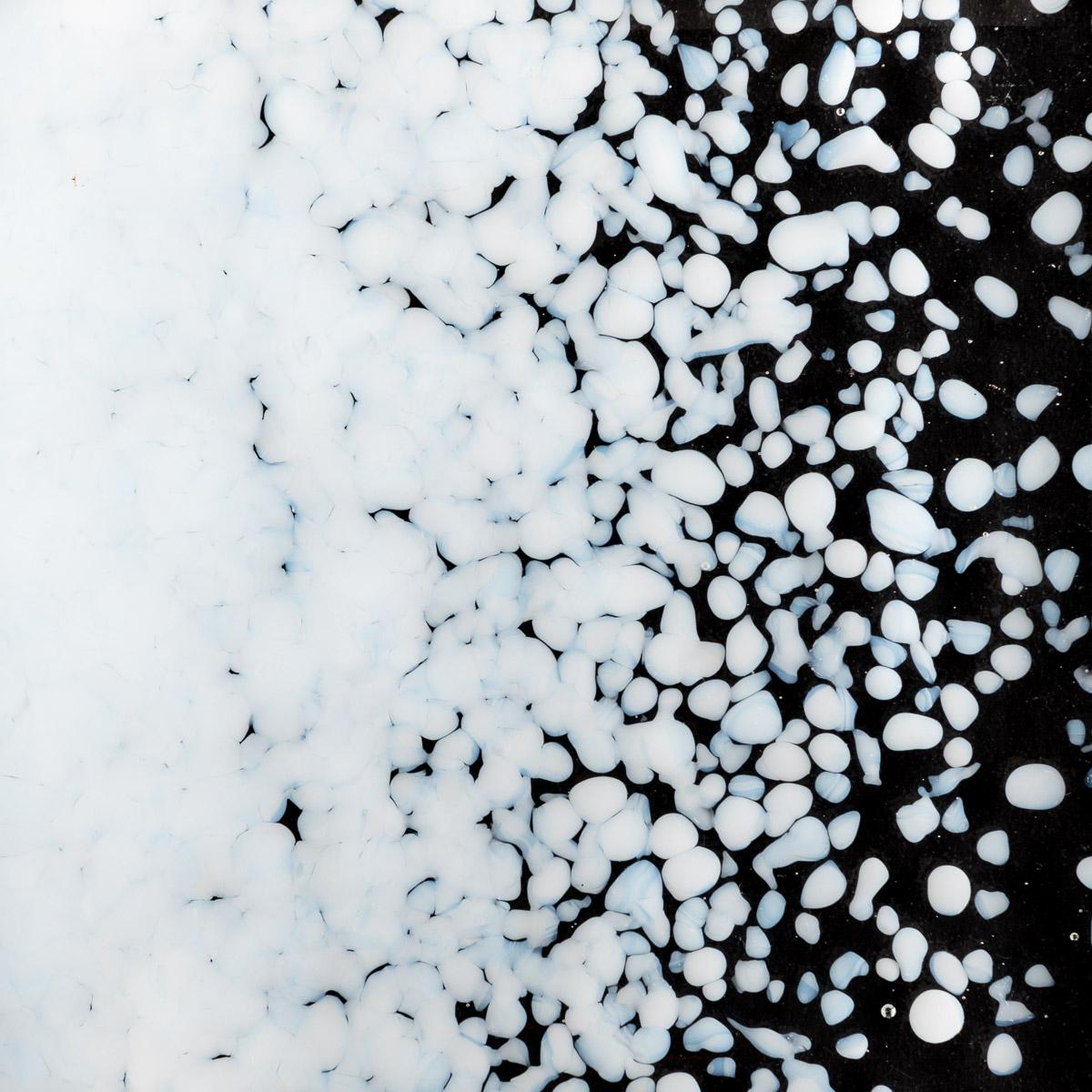 Featured image for “Reactive Cloud Opalescent, Coarse Frit 000009-003-F_01”