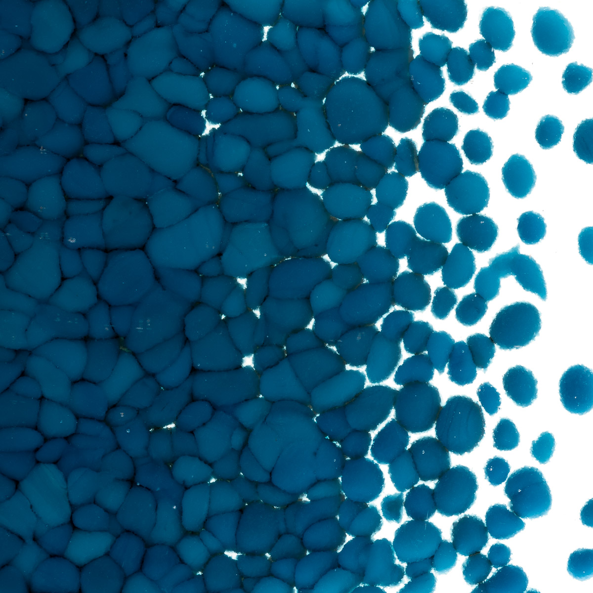 Featured image for “Steel Blue Opalescent, Coarse Frit 000146-0003-F_01”