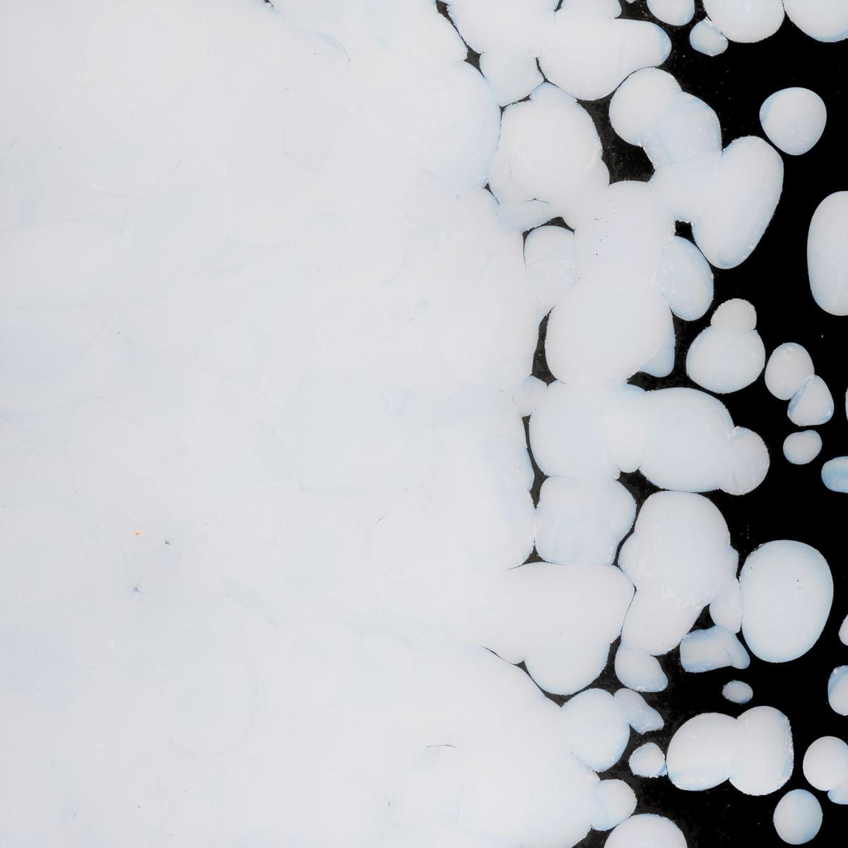 Featured image for “White Opalescent, Coarse Frit 000113-0003-F_01”