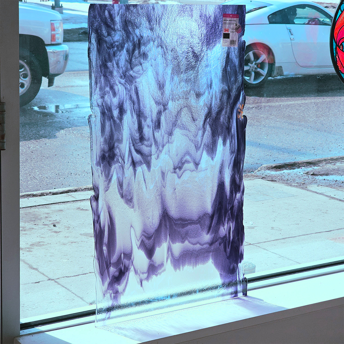 Bullseye Special Production, Opaline White, Deep Royal Purple Streaky 40923A-00030-F - Image 2